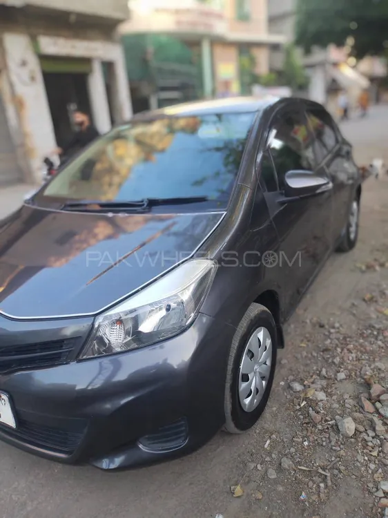 Toyota Vitz 2014 for Sale in Lahore Image-1