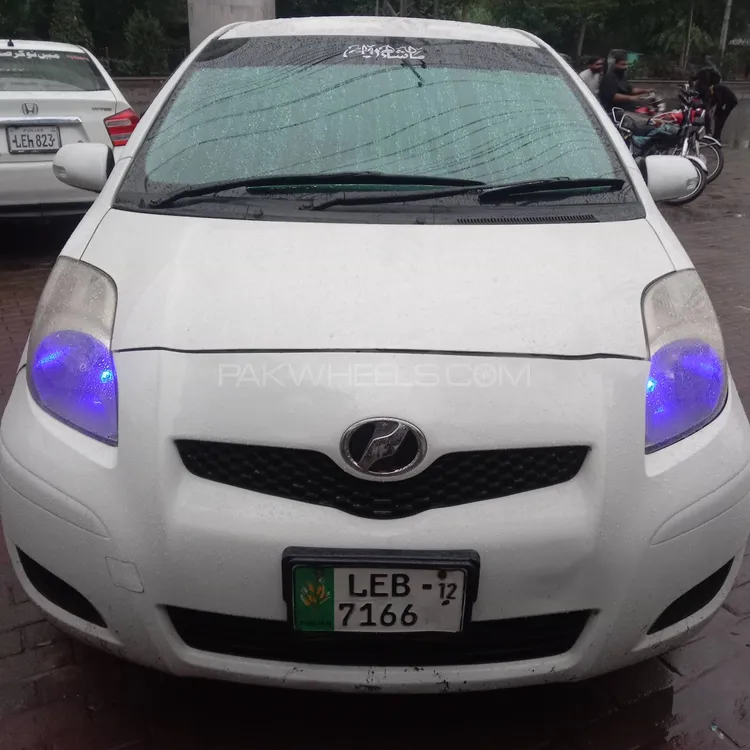 Toyota Vitz 2009 for Sale in Lahore Image-1