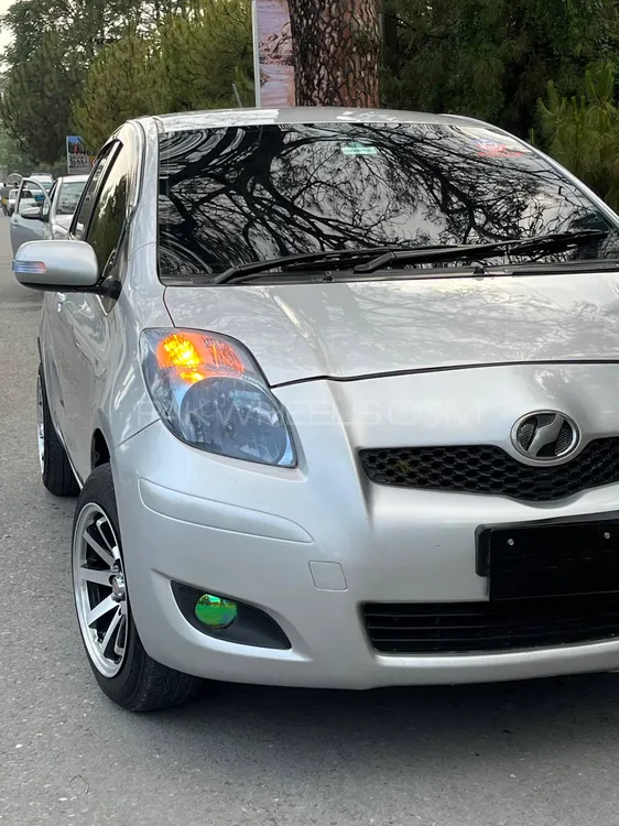 Toyota Vitz 2005 for Sale in Abbottabad Image-1