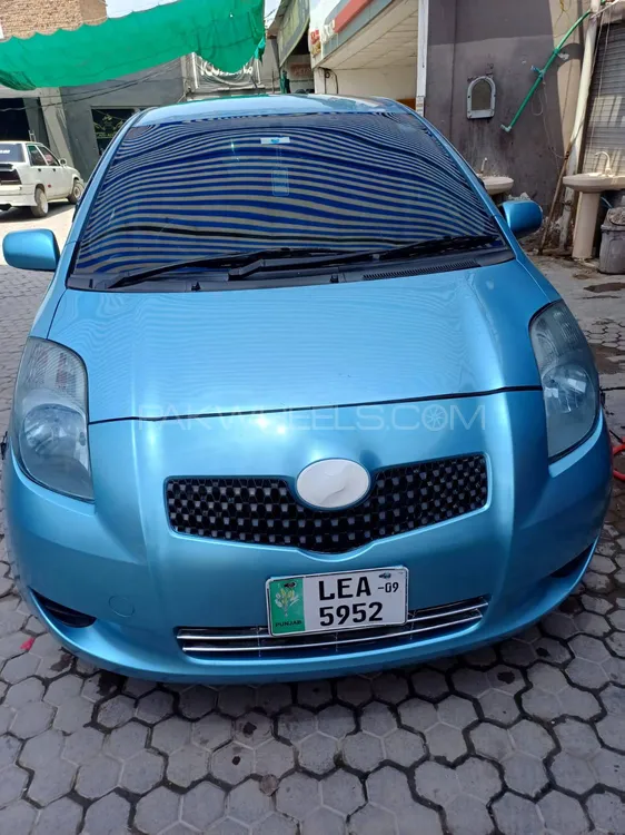 Toyota Vitz 2005 for Sale in Peshawar Image-1