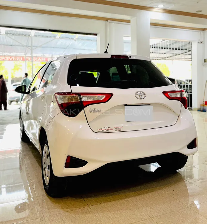 Toyota Vitz 2017 for Sale in Bahawalpur Image-1
