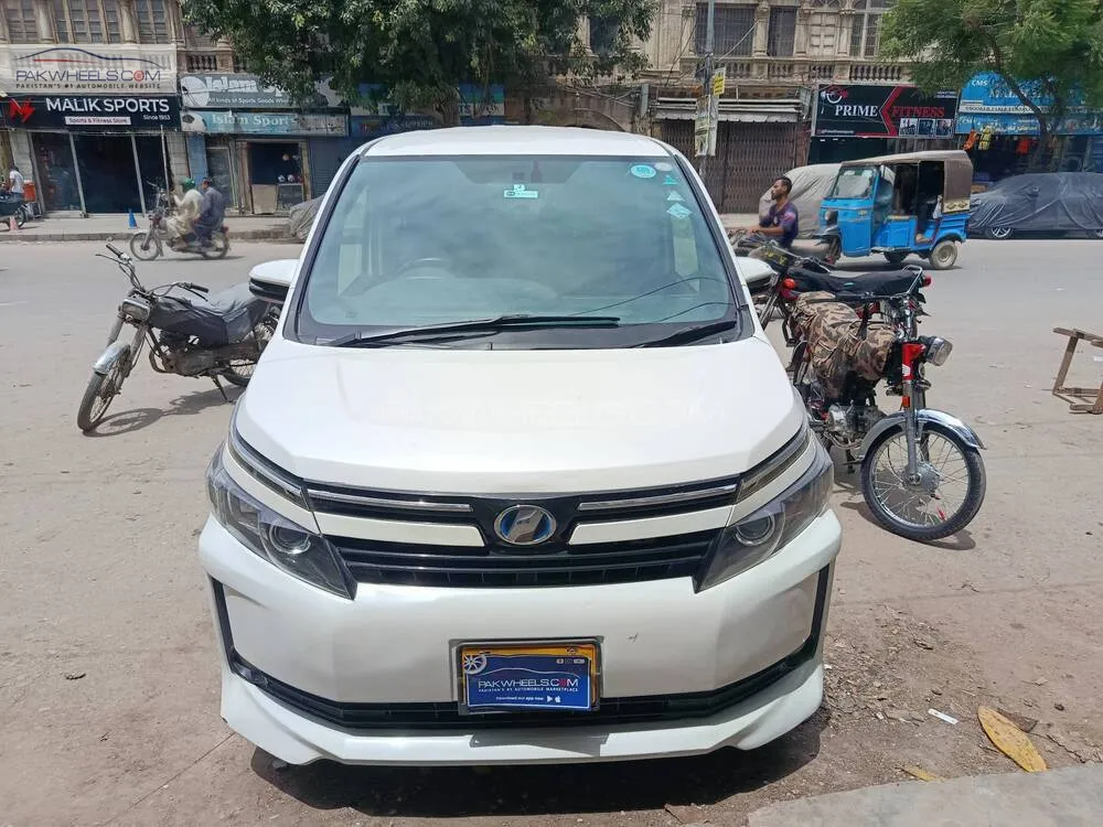 Toyota Voxy 2015 for Sale in Karachi Image-1