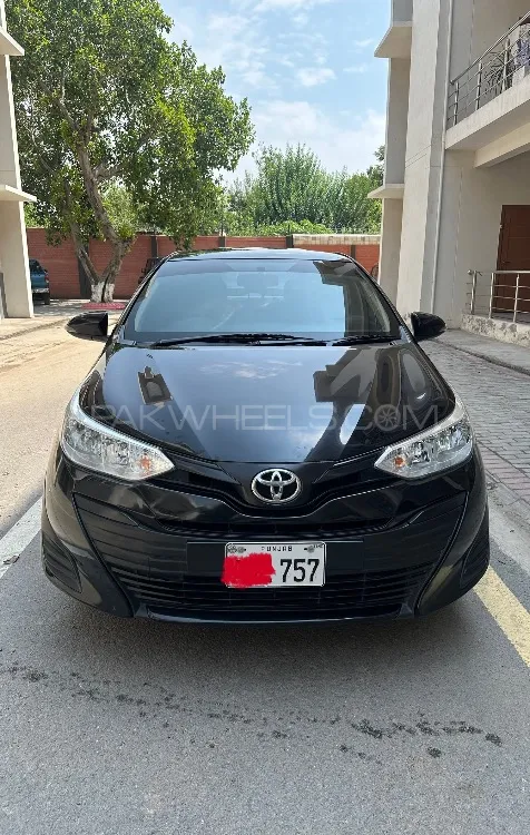 Toyota Yaris Sedan 2020 for Sale in Peshawar Image-1