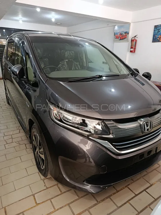 Honda Freed 2017 for Sale in Karachi Image-1