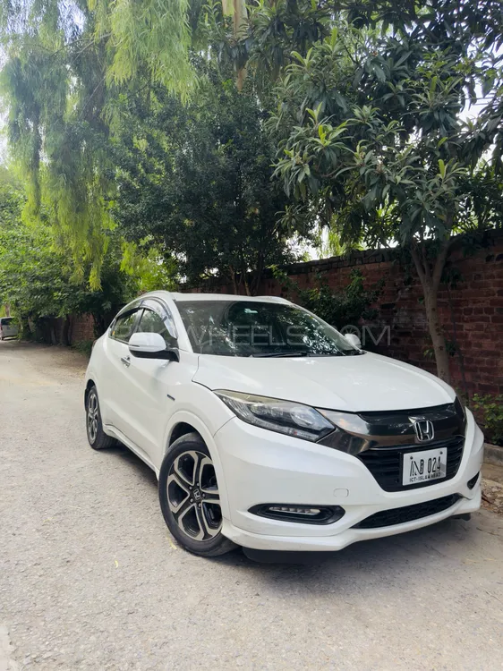 Honda Vezel 2016 for Sale in Islamabad Image-1