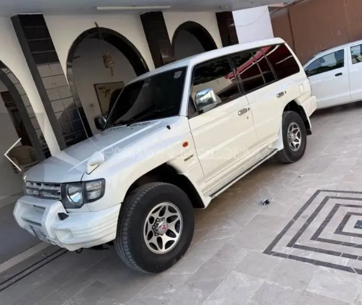 Mitsubishi Pajero 1999 for Sale in Islamabad Image-1