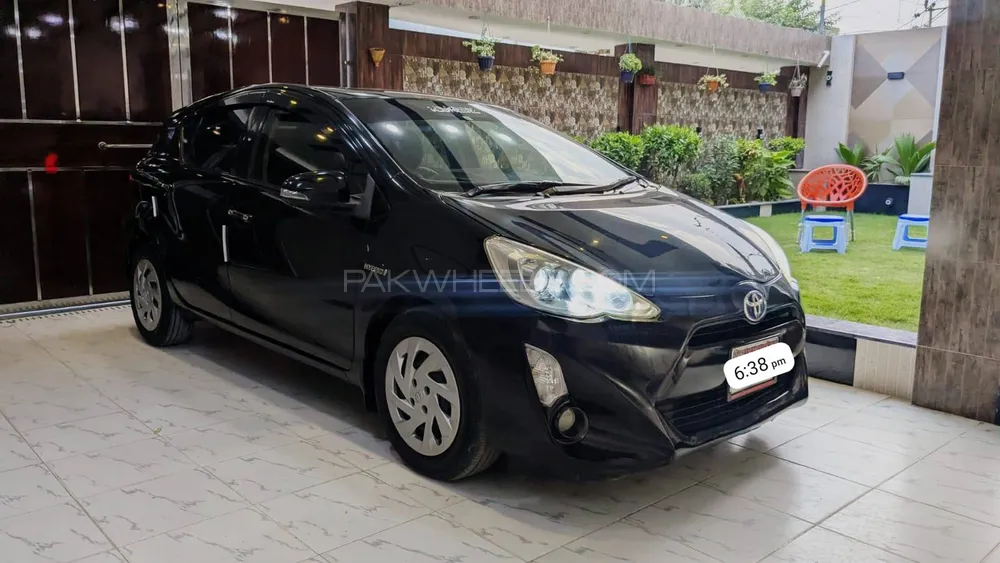 Toyota Aqua 2015 for Sale in Karachi Image-1