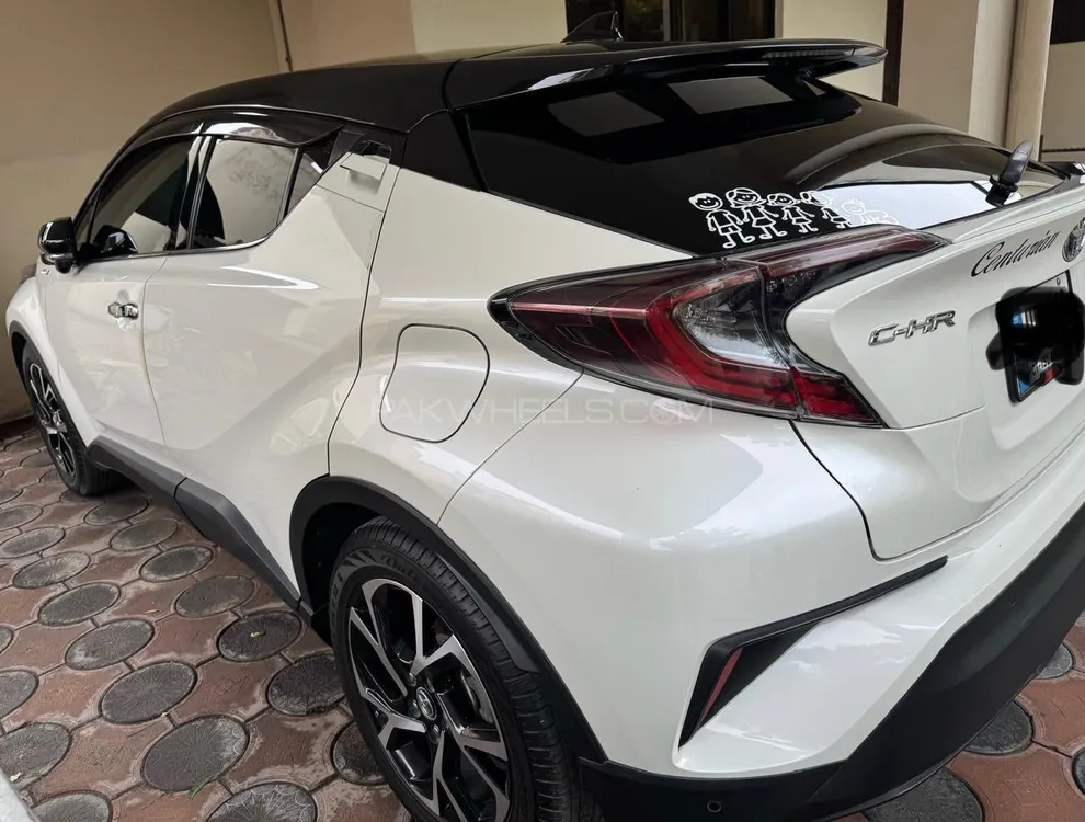 Toyota C-HR 2018 for Sale in Islamabad Image-1