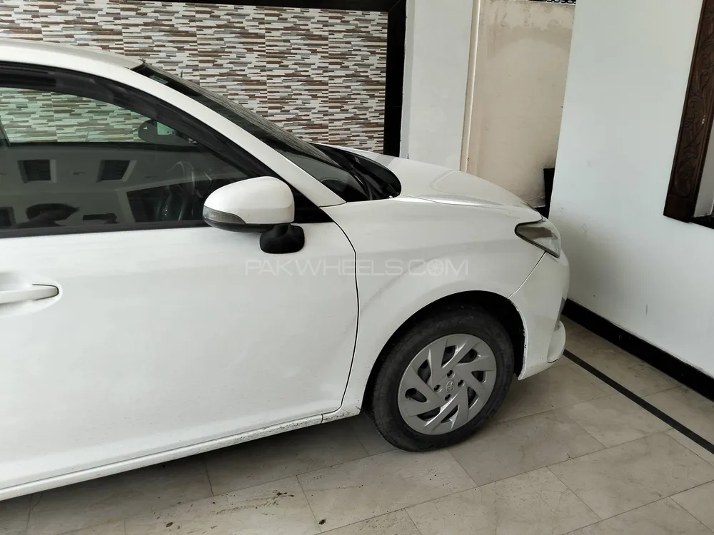 Toyota Corolla Axio 2020 for Sale in Lahore Image-1
