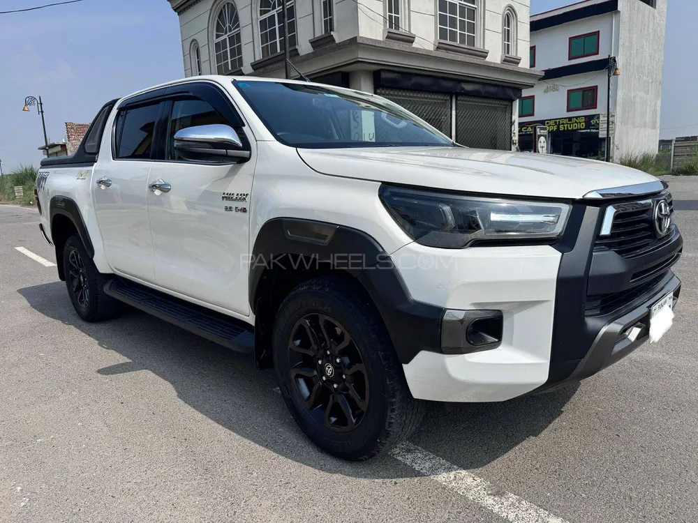 Toyota Hilux 2020 for Sale in Lahore Toyota Hilux 2020 for Sale in Lahore Image-5