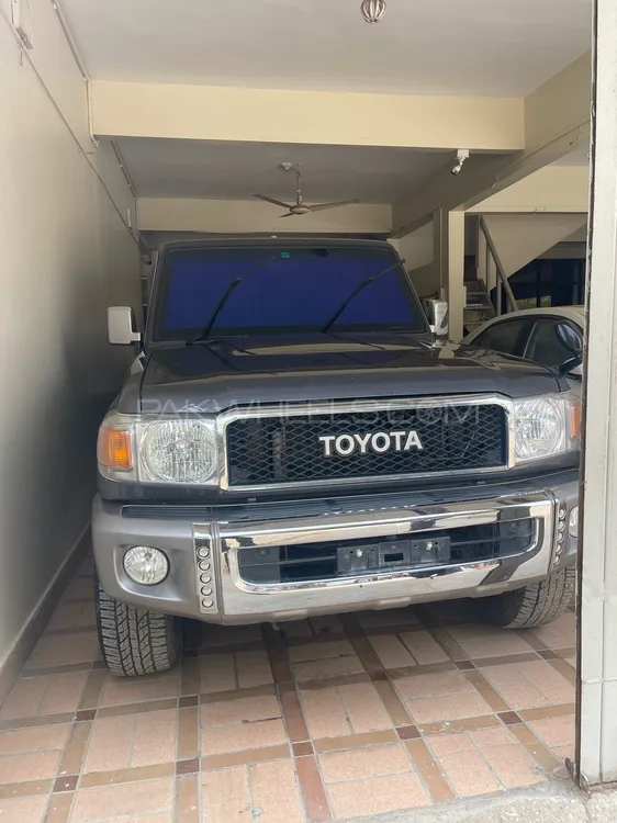 Toyota Land Cruiser 2014 for Sale in Karachi Image-1