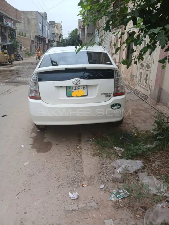 ٹویوٹا پریوس 2013 for Sale in اوکاڑہ Image-1