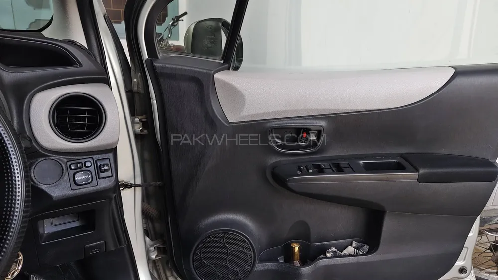Toyota Vitz 2011 for Sale in Mandi bahauddin Image-1