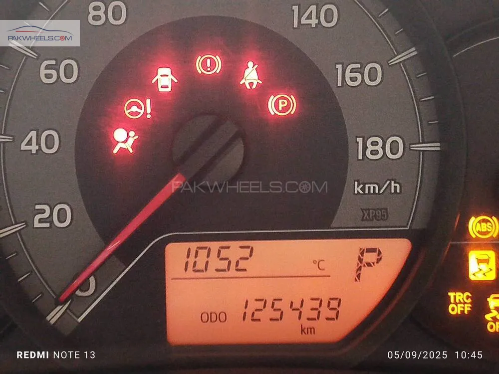 Toyota Vitz 2014 for Sale in Lahore Toyota Vitz 2014 for Sale in Lahore Image-9