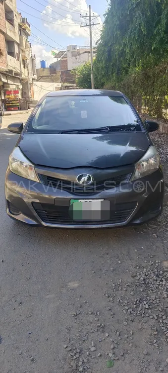 Toyota Vitz 2012 for Sale in Lahore Image-1