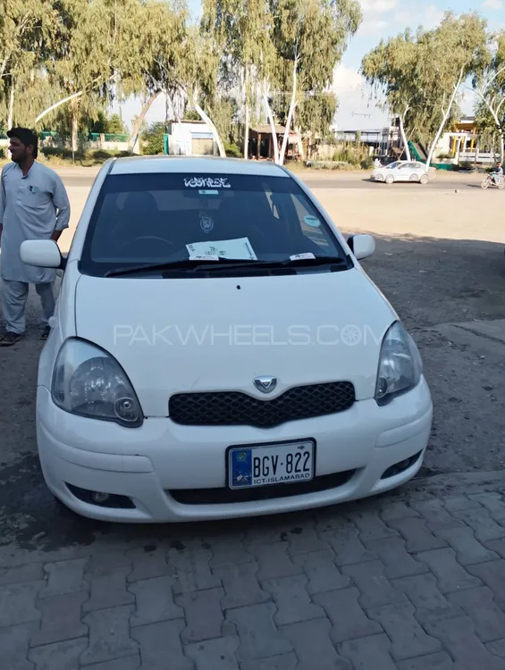 Toyota Vitz 2004 for Sale in Jehangira Image-1