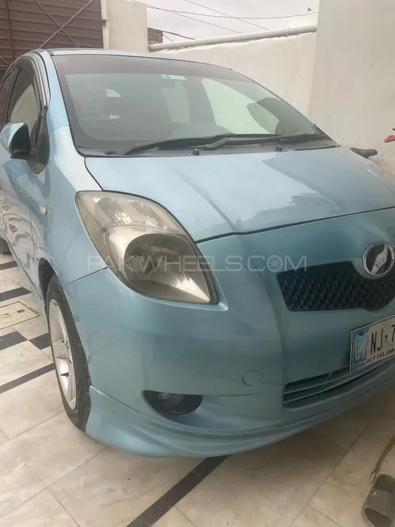 Toyota Vitz 2005 for Sale in Peshawar Image-1