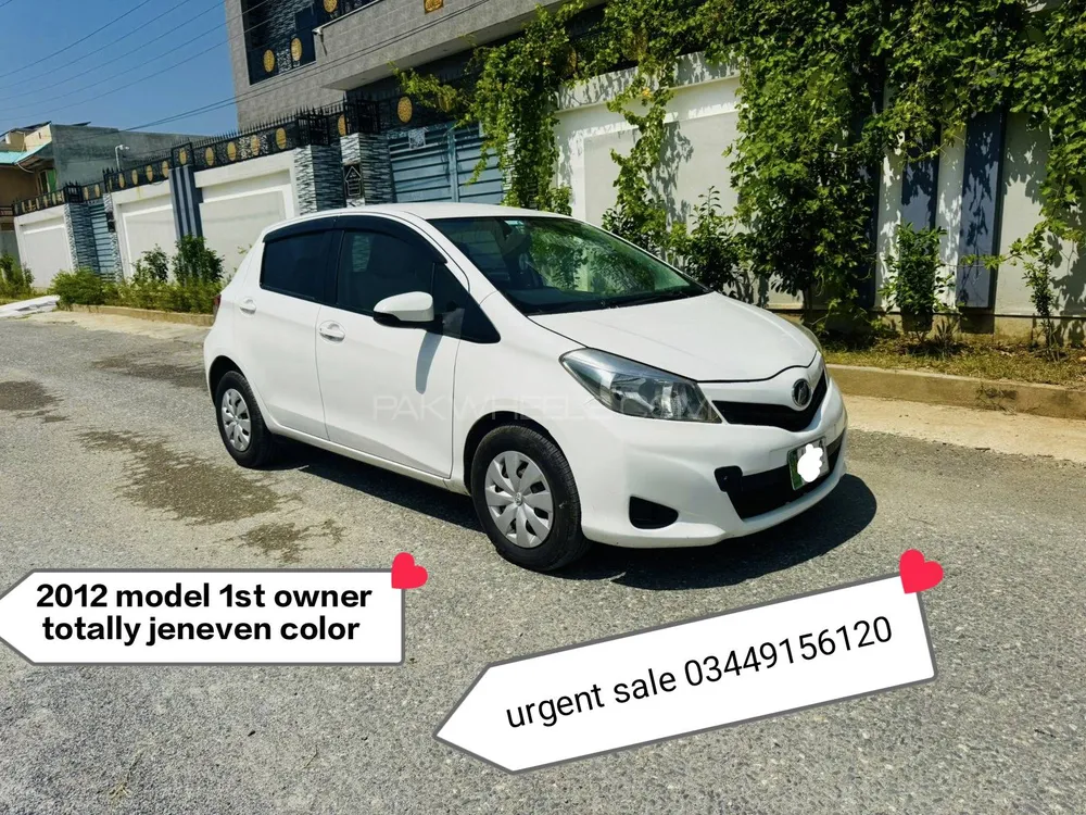 Toyota Vitz 2012 for Sale in Mardan Image-1