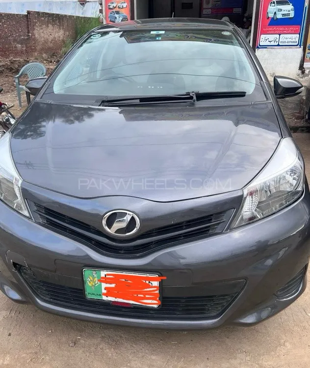 Toyota Vitz 2016 for Sale in Hafizabad Image-1