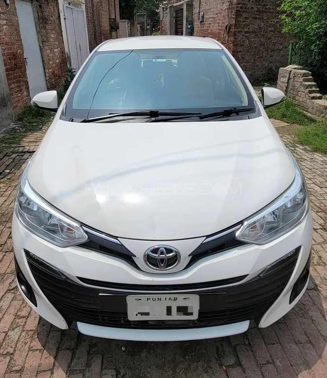 Toyota Yaris Sedan 2020 for Sale in Lahore Image-1
