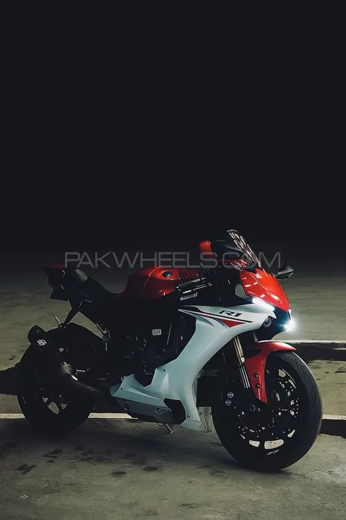 Yamaha YZF-R1 2015 for Sale Image-1