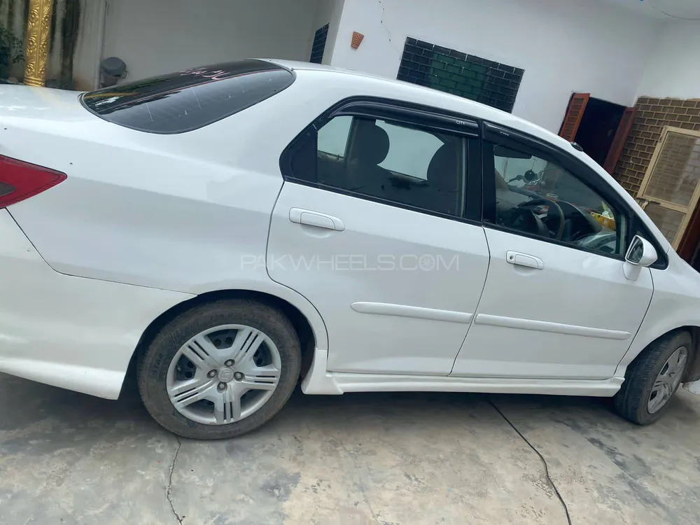 Honda City 2004 for Sale in Gujrat Image-1