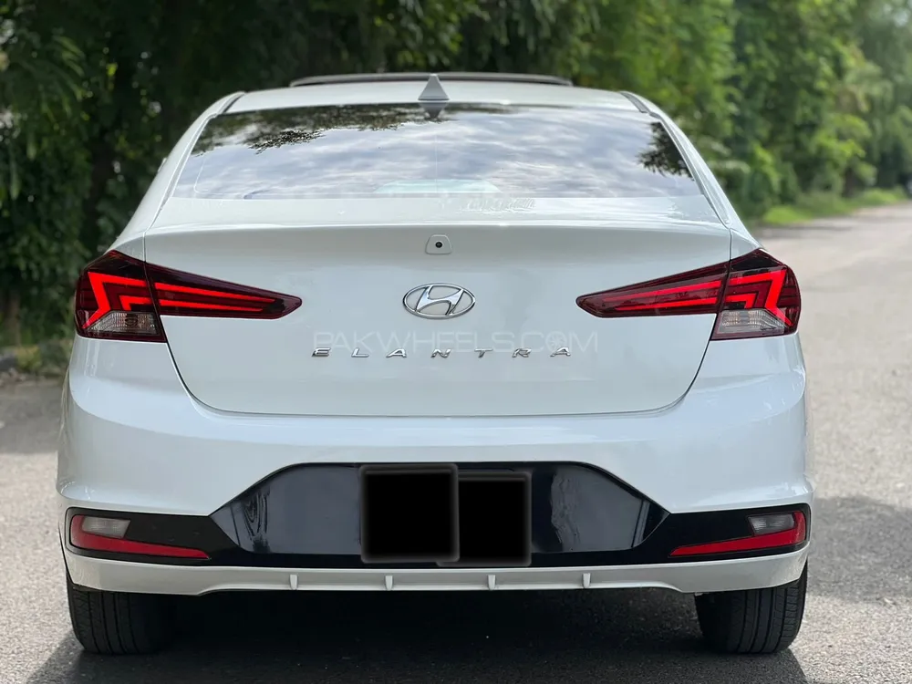 Hyundai Elantra 2021 for Sale in Lahore Image-1