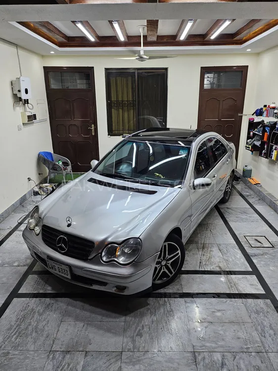 Mercedes Benz C Class 2004 for Sale in Islamabad Image-1