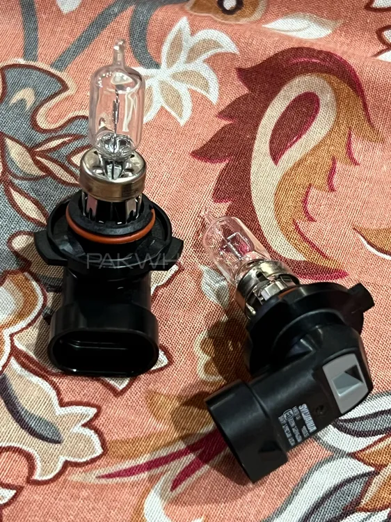 Nissan Note E-power Genuine Headlight Bulbs. Image-1