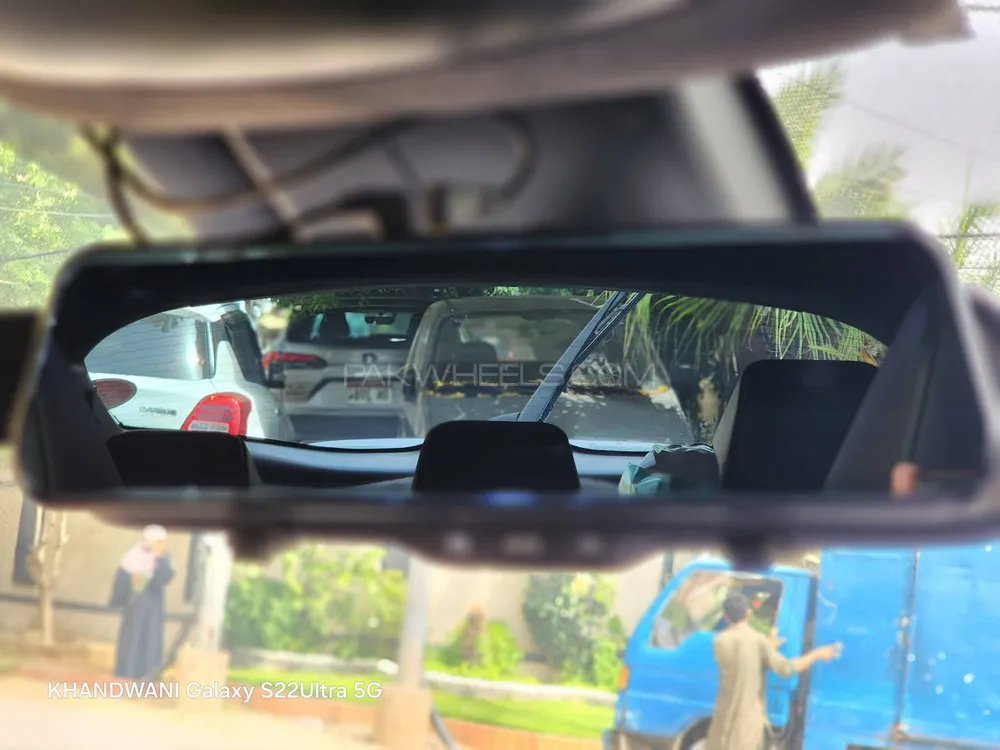 Toyota C-HR 2017 for Sale in Karachi Toyota C-HR 2017 for Sale in Karachi Image-15
