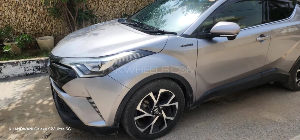 Toyota C-HR 2017 for Sale in Karachi Toyota C-HR 2017 for Sale in Karachi Image-8