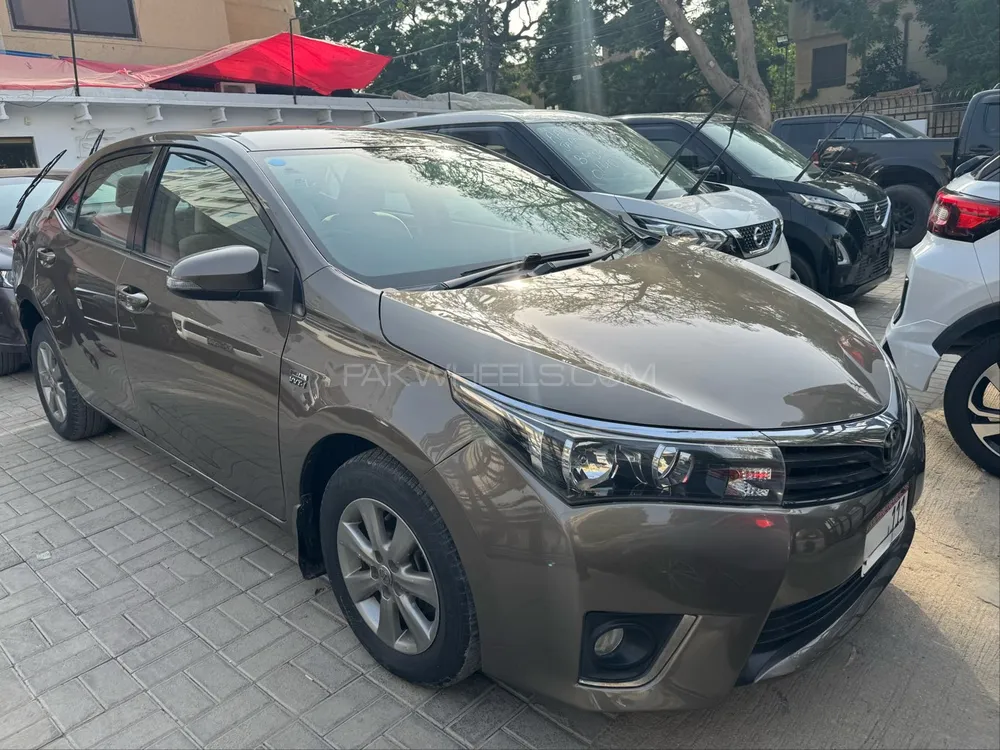 Toyota Corolla 2016 for Sale in Karachi Image-1