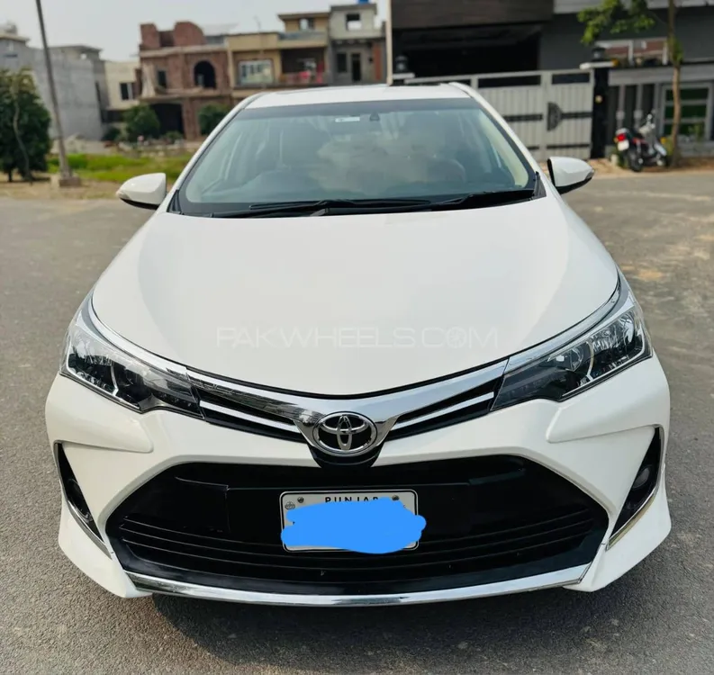 Toyota Corolla 2017 for Sale in Lahore Image-1
