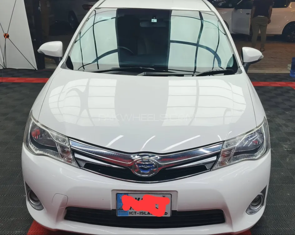 Toyota Corolla Axio 2014 for Sale in Islamabad Image-1
