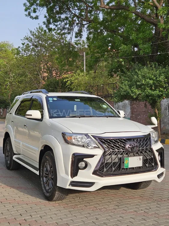 Toyota Fortuner 2016 for Sale in Lahore Image-1