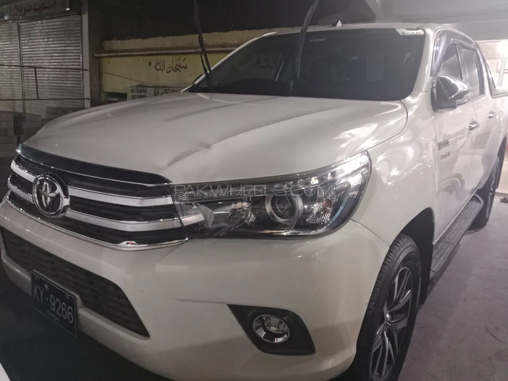 Toyota Hilux 2020 for Sale in Karachi Image-1