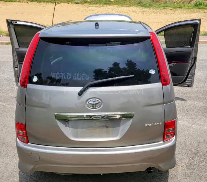 Toyota ISIS 2007 for Sale in Karachi Image-1