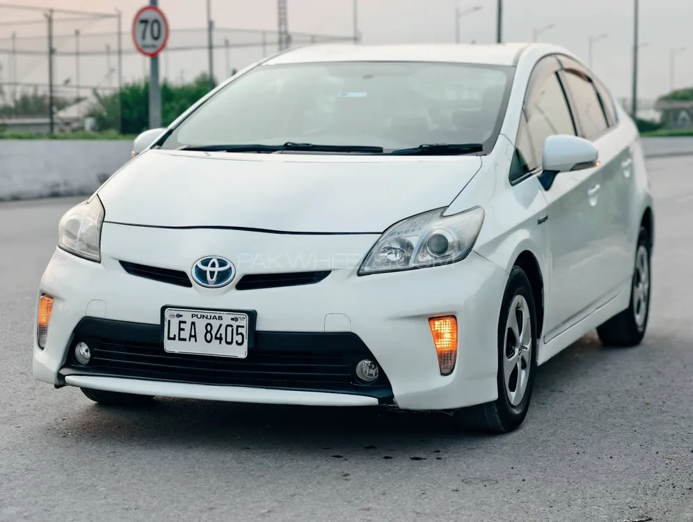 Toyota Prius 2012 for Sale in Islamabad Image-1