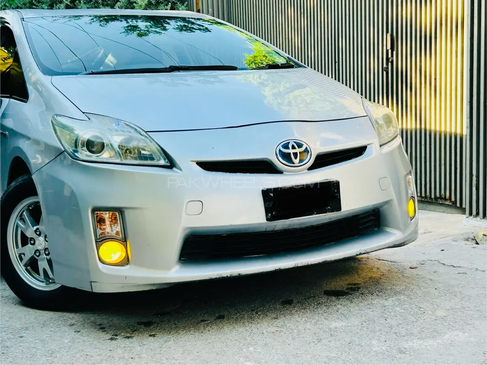 Toyota Prius 2011 for Sale in Peshawar Image-1