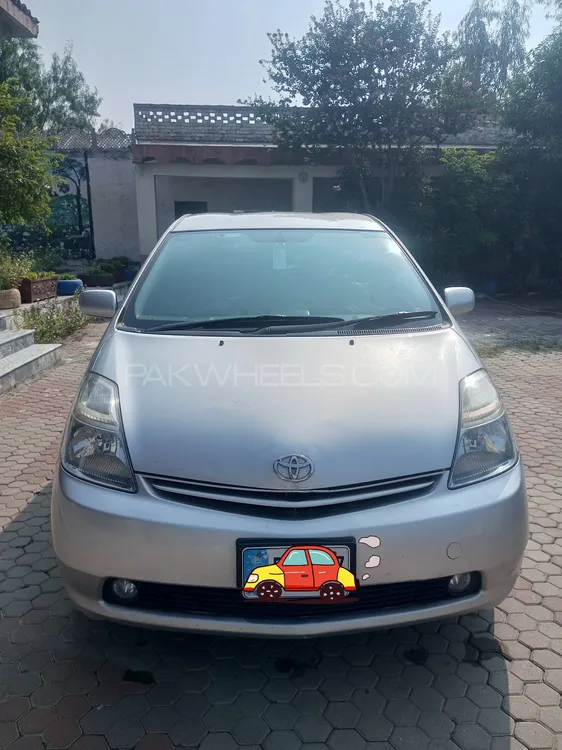 Toyota Prius 2011 for Sale in Mardan Image-1