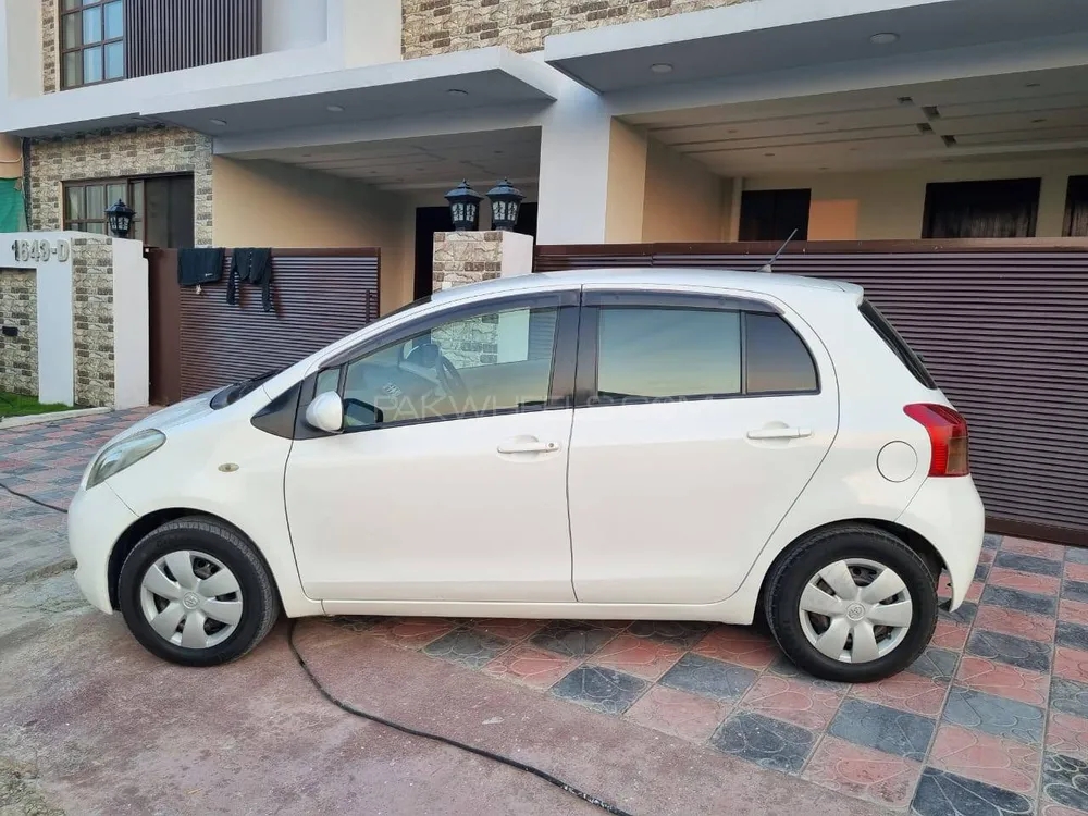 Toyota Vitz 2007 for Sale in Islamabad Image-1