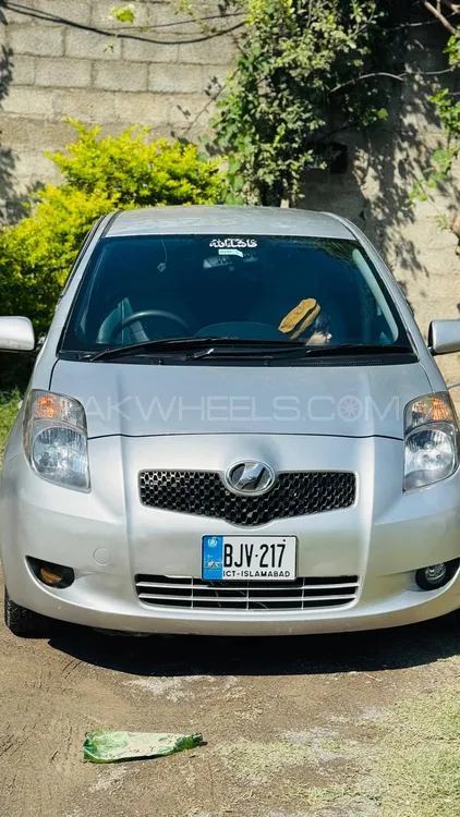 Toyota Vitz 2006 for Sale in Islamabad Image-1