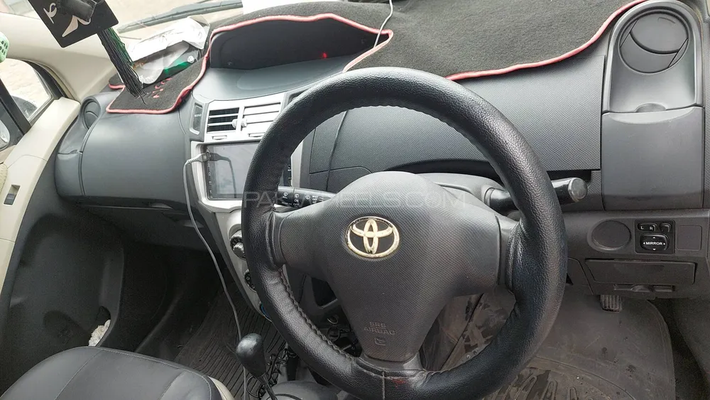 Toyota Vitz 2006 for Sale in Swabi Image-1