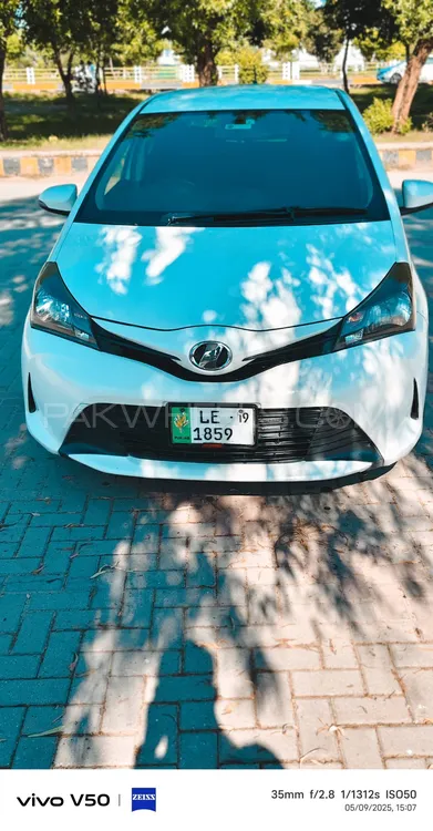 Toyota Vitz 2015 for Sale in Kasur Image-1