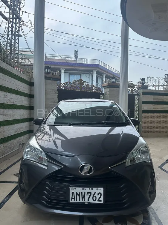 Toyota Vitz 2017 for Sale in Lahore Image-1