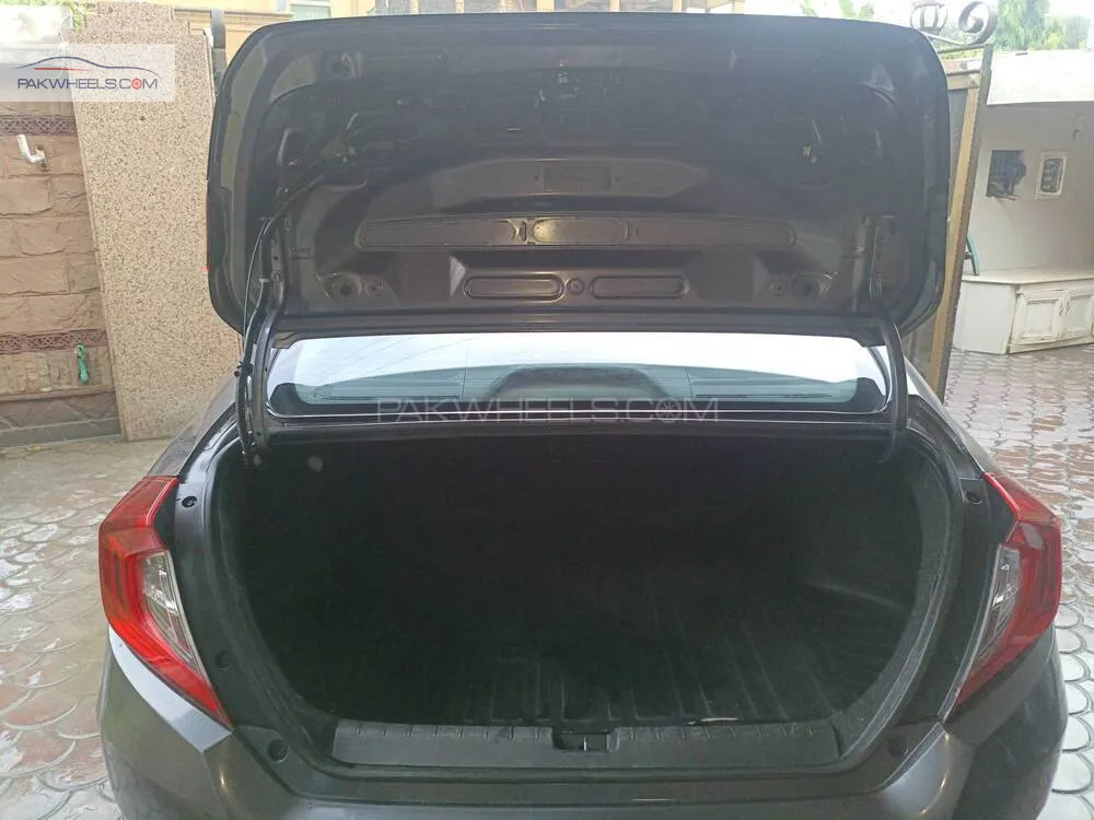 Honda Civic 2018 for Sale in Faisalabad Honda Civic 2018 for Sale in Faisalabad Image-8