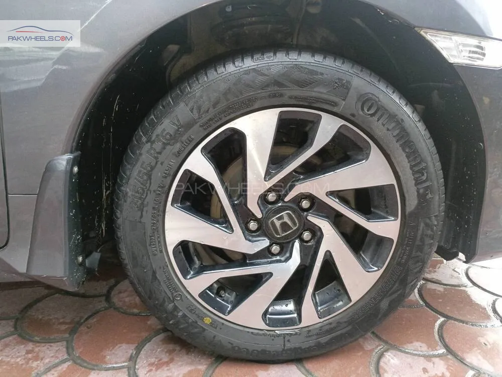 Honda Civic 2018 for Sale in Faisalabad Honda Civic 2018 for Sale in Faisalabad Image-14