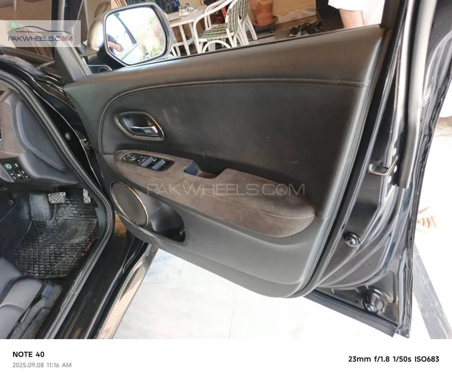 Honda Vezel 2016 for Sale in Peshawar Honda Vezel 2016 for Sale in Peshawar Image-15