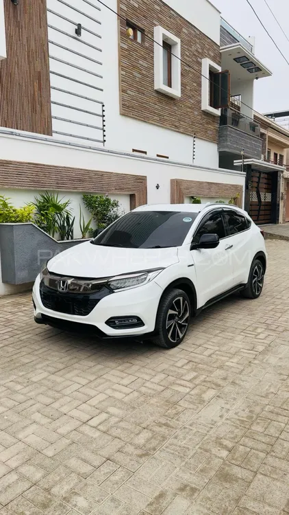 Honda Vezel 2016 for Sale in Karachi Image-1