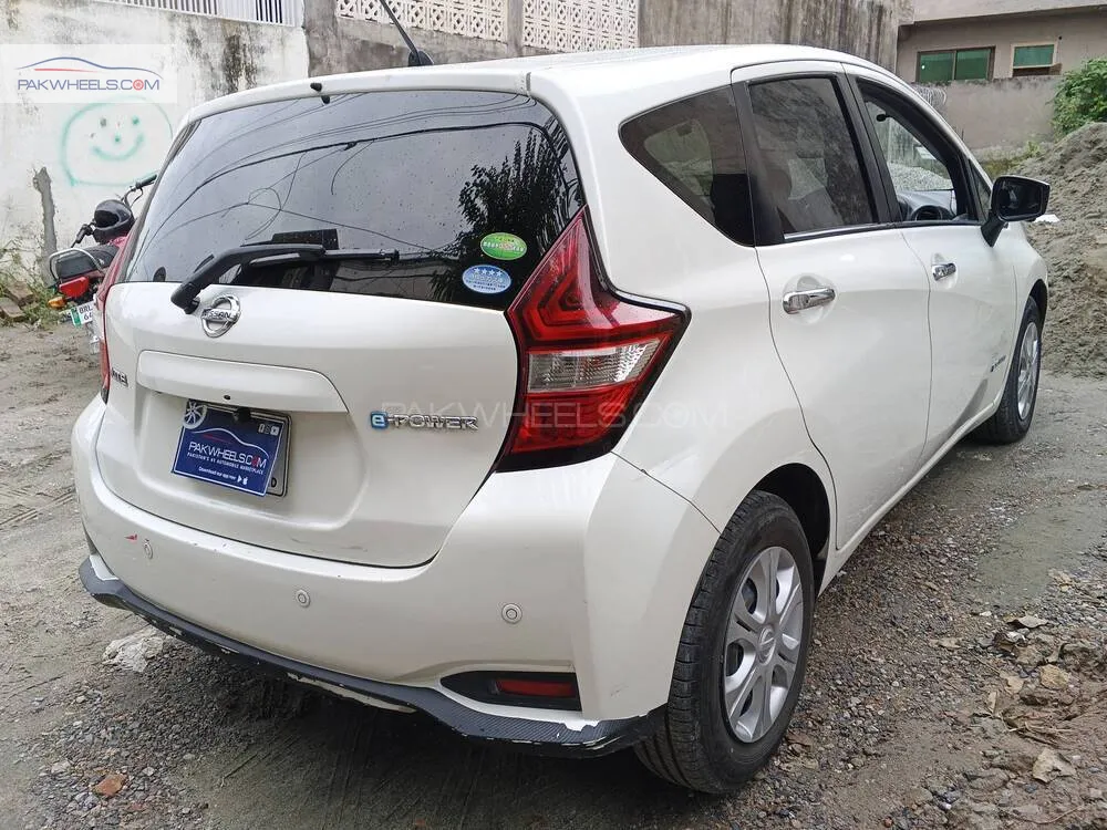 Nissan Note 2017 for Sale in Islamabad Nissan Note 2017 for Sale in Islamabad Image-4